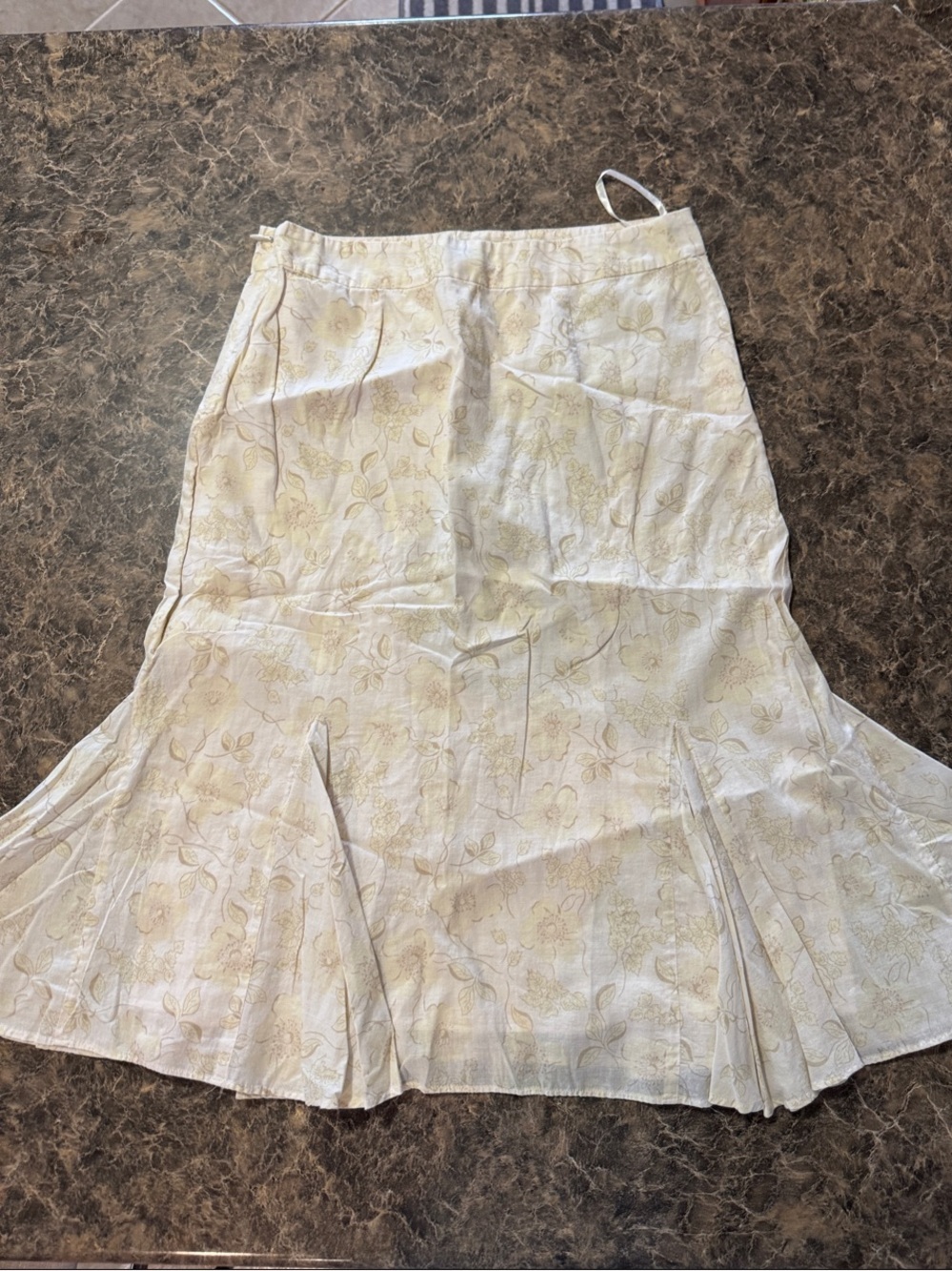 Banana Republic Cream Floral Midi Skirt with Subtle Yellow Print - Picture 3 of 3